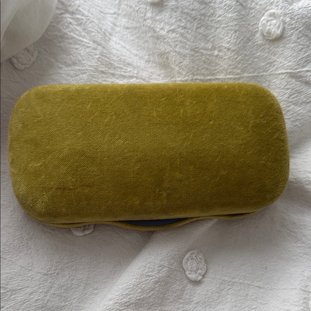 Gucci Rectangular Black Sunglasses - image 5